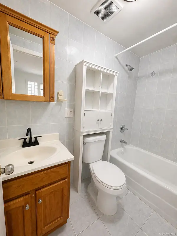 77-18 169th ST #1fl, Flushing, NY 11366