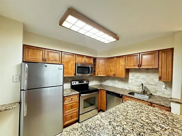 183 Sierra Vista LN, Valley Cottage, NY 10989