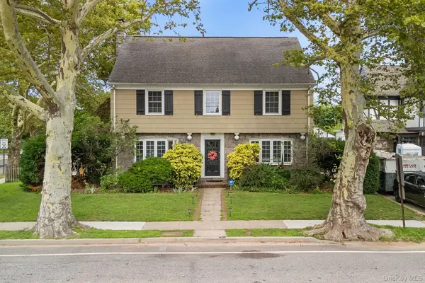 3 Demott AVE, Rockville Centre, NY 11570