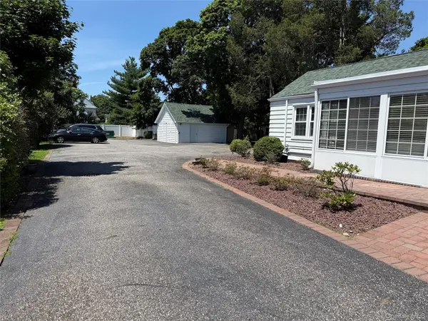 156 North Ocean AVE, Patchogue, NY 11772