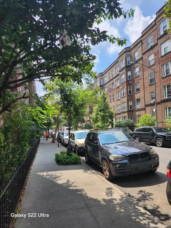 35-21 79st #1L, Jackson Heights, NY 11372
