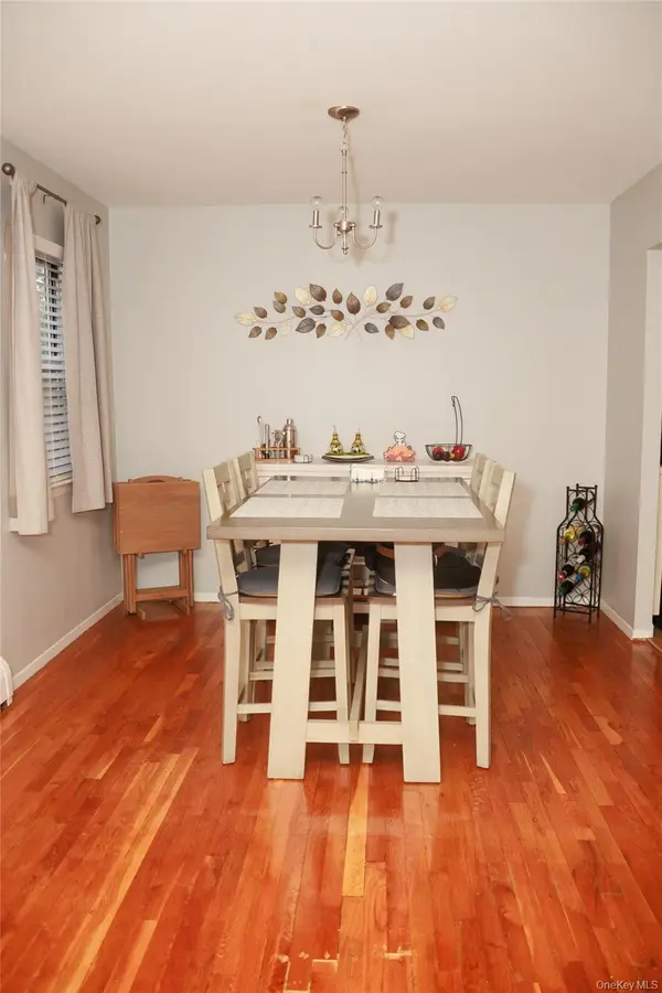 334 Lakeland AVE #4D, Sayville, NY 11782