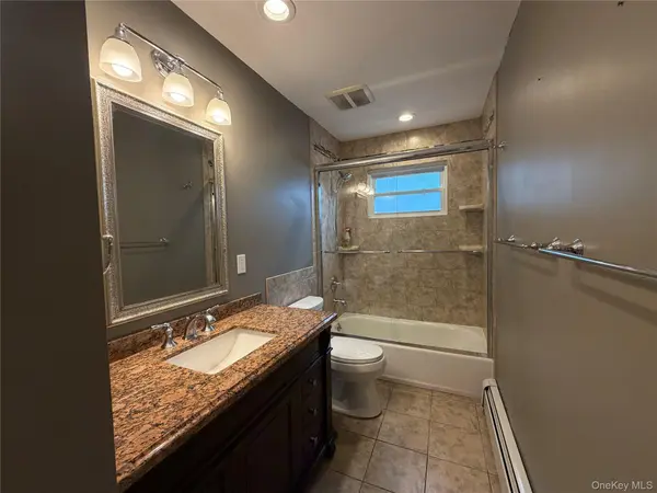 40 Edgewood RD #Second Floor Unit #2, Port Washington, NY 11050