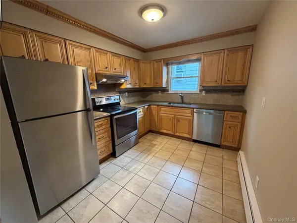 40 Edgewood RD #Second Floor Unit #2, Port Washington, NY 11050