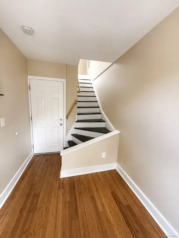 9 S Clinton ST #3, Poughkeepsie, NY 12601
