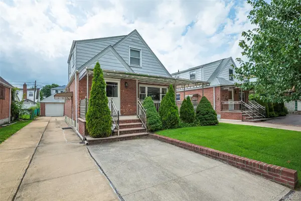 82-56 250th ST, Bellerose, NY 11426