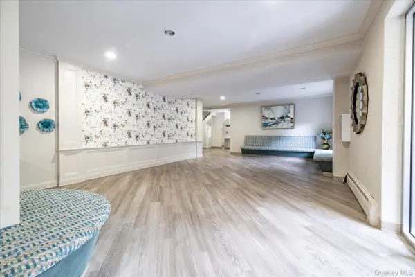 120 Morris Avenue #C9, Rockville Centre, NY 11570