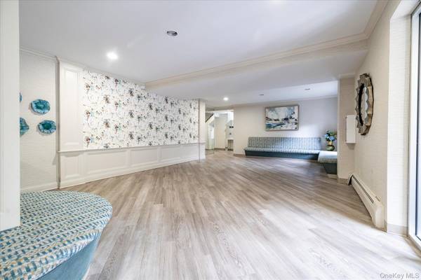 120 Morris Avenue #C9, Rockville Centre, NY 11570