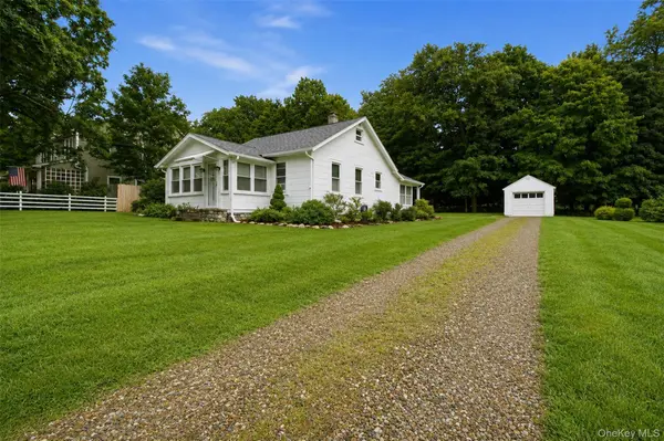 24 Round Lake AVE, Monroe, NY 10950