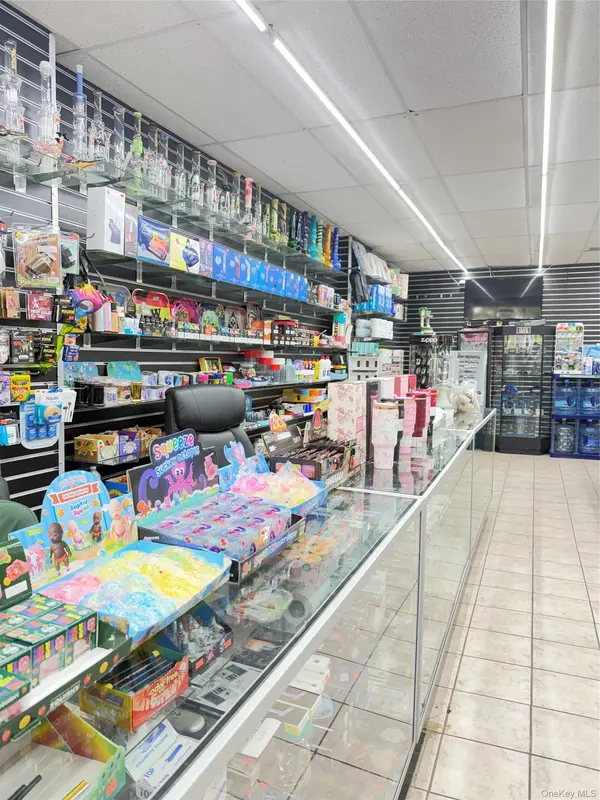 Address not disclosed, Huntington, NY 11743