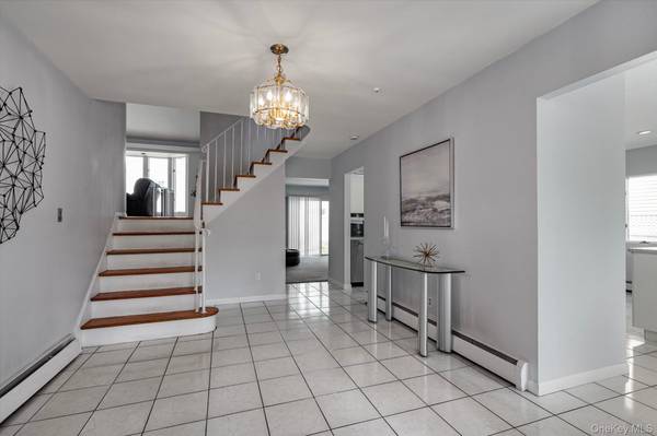 2075 Berkley LN, Merrick, NY 11566