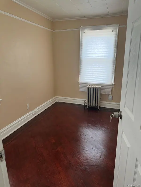 11326 202nd ST, Saint Albans, NY 11412