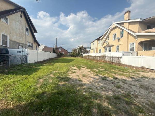 61 E Fulton ST, Long Beach, NY 11561