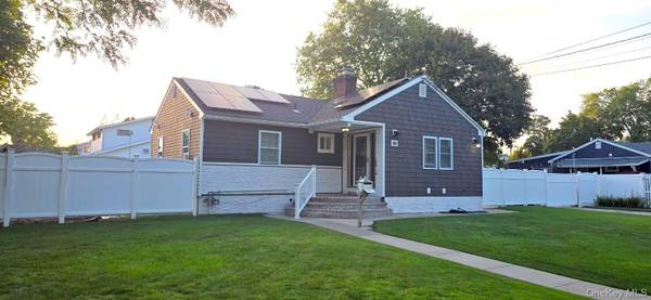 86 Washington AVE, Brentwood, NY 11717