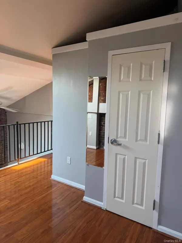 94 4th Ave #314, Bay Shore, NY 11706