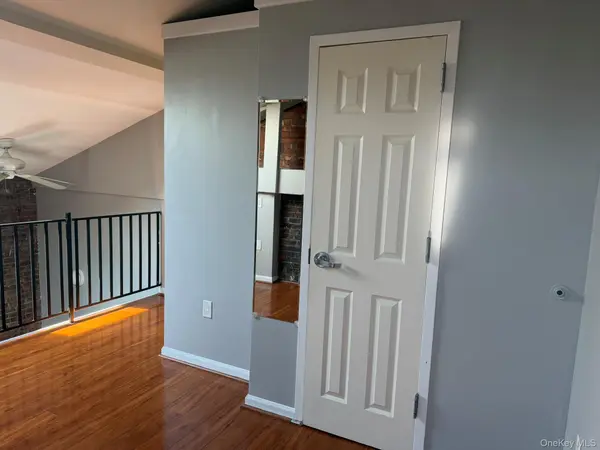 94 4th Ave #314, Bay Shore, NY 11706