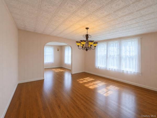 2851 Wilson AVE, Bellmore, NY 11710