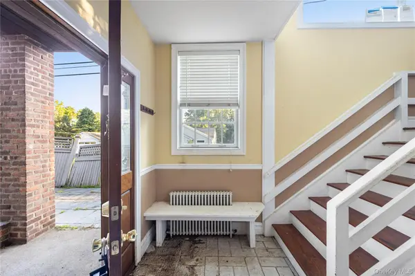 697 S Mountain RD, New City, NY 10956