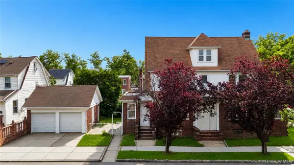 104-04 202nd ST, Saint Albans, NY 11412