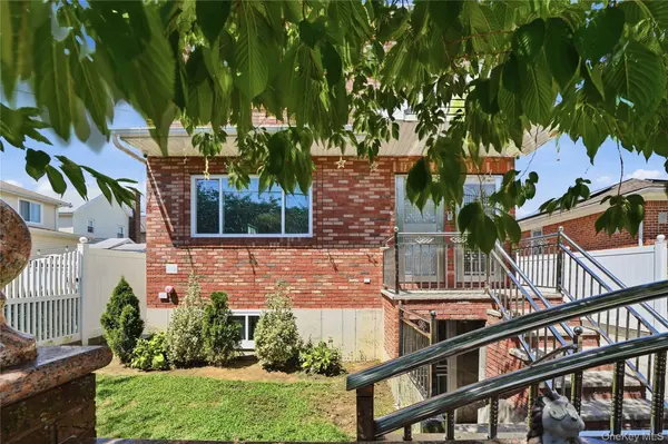 145-26 222nd ST, Springfield Gardens, NY 11413