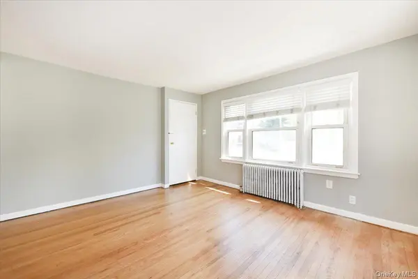 265 S Delaware AVE, Lindenhurst, NY 11757