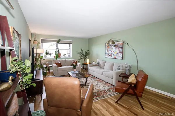 100 Lincoln AVE #3D, Mineola, NY 11501