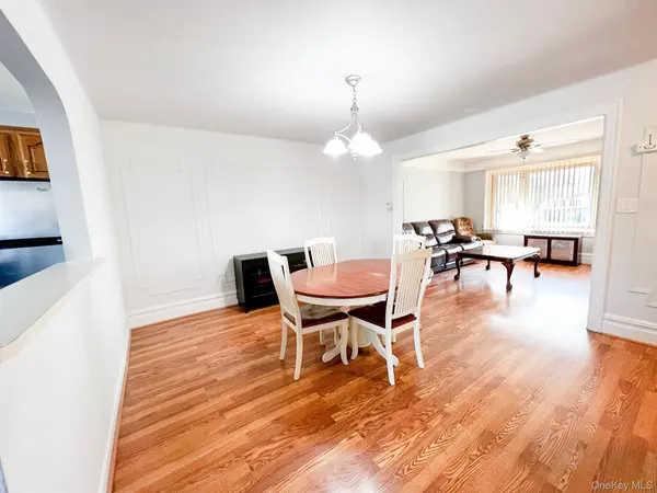 32-59 46 ST, Astoria, NY 11103