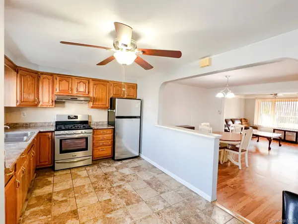 32-59 46 ST, Astoria, NY 11103