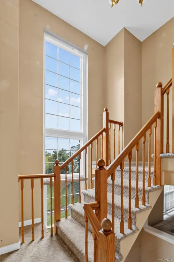 115 Delafield LN, Newburgh, NY 12550