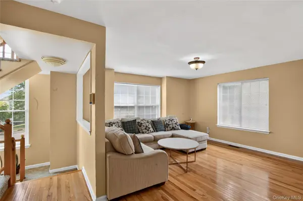 115 Delafield LN, Newburgh, NY 12550