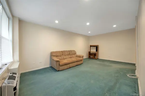 34-43 60th ST #2F, Woodside, NY 11377