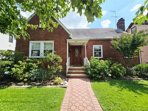 190 Bryant AVE, Floral Park, NY 11001