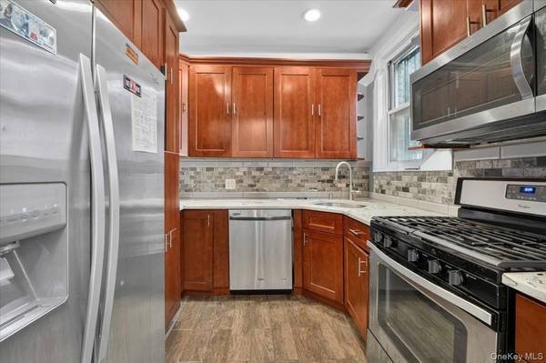 1384 E 16th ST, Brooklyn, NY 11230