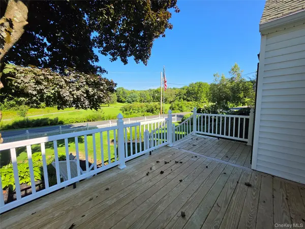 499 East RD, Marlboro, NY 12542