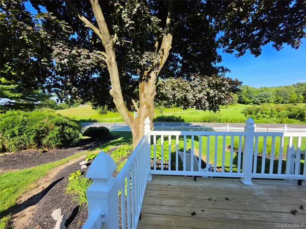 499 East RD, Marlboro, NY 12542