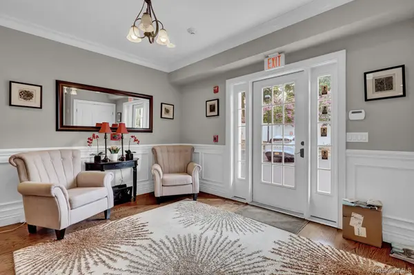 907 Main ST, Port Jefferson Village, NY 11777