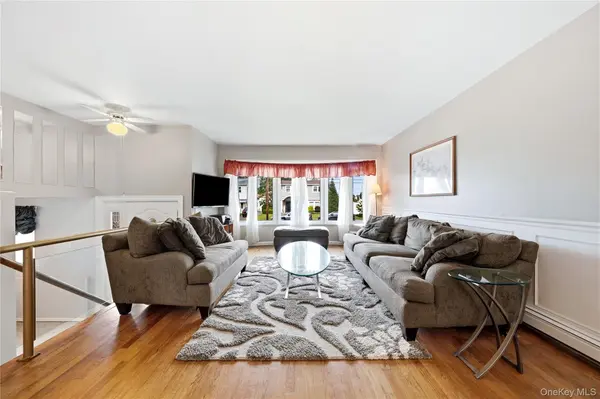 245 Seaford AVE, Massapequa, NY 11758