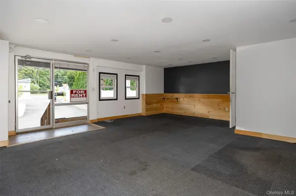 815 Violet AVE #1A, Hyde Park, NY 12538
