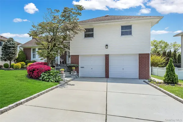 76 Robby LN, Manhasset Hills, NY 11040