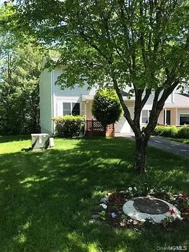 3 Kenny LN, Kiamesha Lake, NY 12751