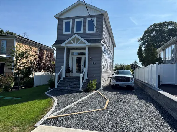 119 Whittier DR, Kings Park, NY 11754