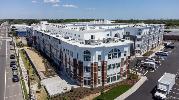 75 E Hoffman AVE #2041, Lindenhurst, NY 11757