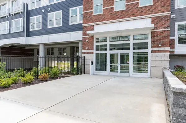 75 E Hoffman AVE #2062, Lindenhurst, NY 11757