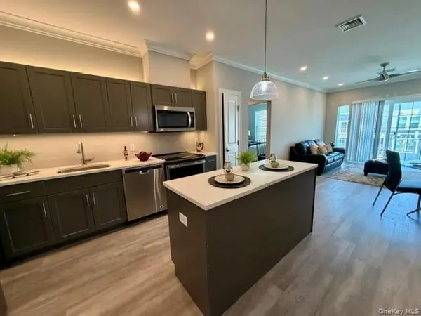 75 E Hoffman AVE #4083, Lindenhurst, NY 11757