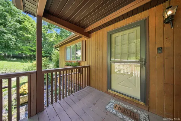 49 Maple TRL, Wurtsboro, NY 12790