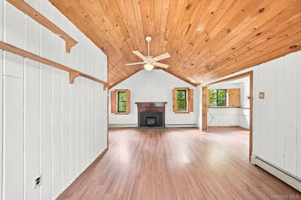 49 Maple TRL, Wurtsboro, NY 12790