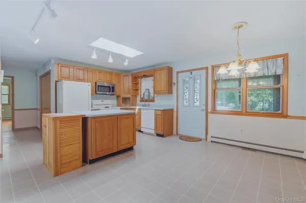59 Carle TER, Lake Katrine, NY 12449
