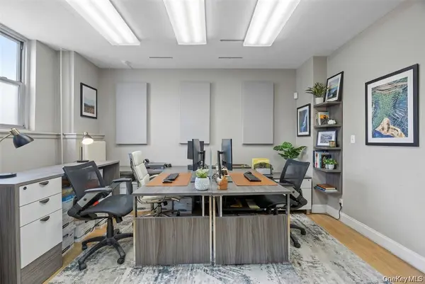 7150 Parsons Blvd #1001, Flushing, NY 11367