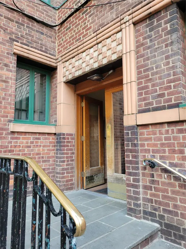 1503 Metropolitan AVE #2F, Bronx, NY 10462