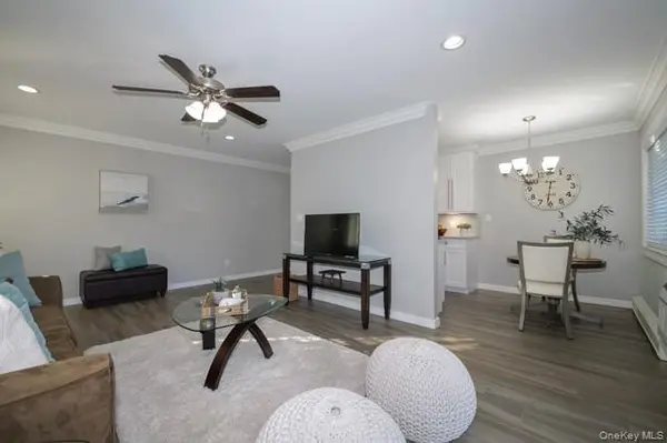 28 Williams BLVD #28-1E, Lake Grove, NY 11755